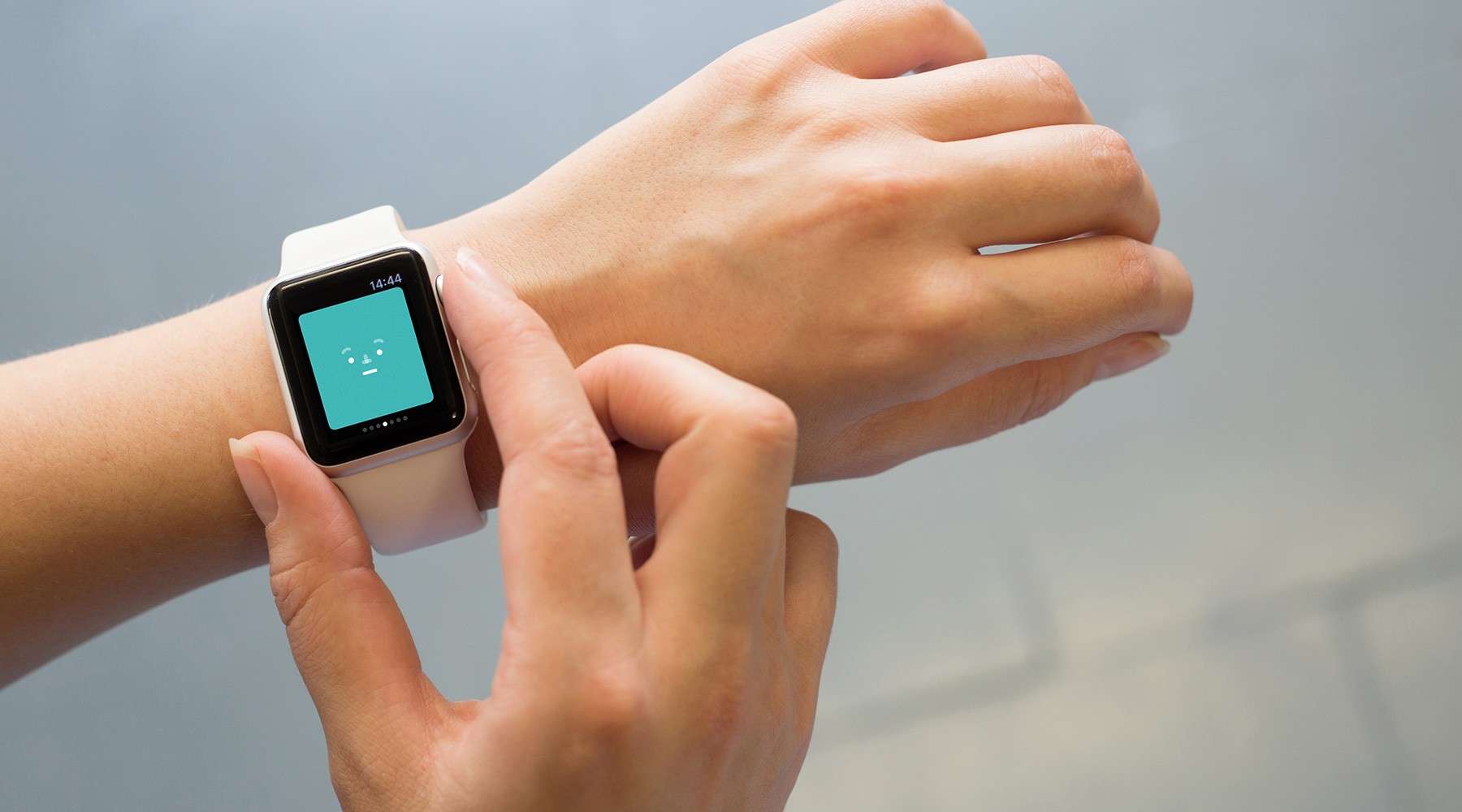 Moodnotes on AppleWatch on a person's wrist